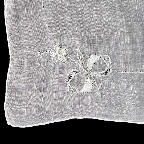 Handkerchief Vintage Corner Floral Embroidery Netting White on White Cotton - Picture 2 of 10